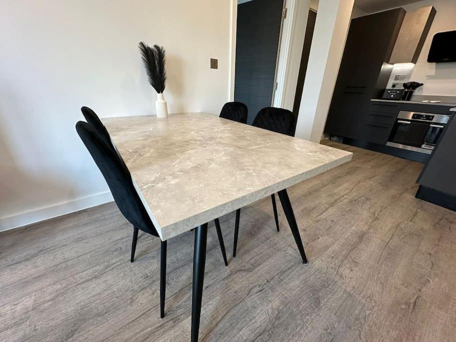 Stylish Central York Apartment Free Parking & Gym Εξωτερικό φωτογραφία